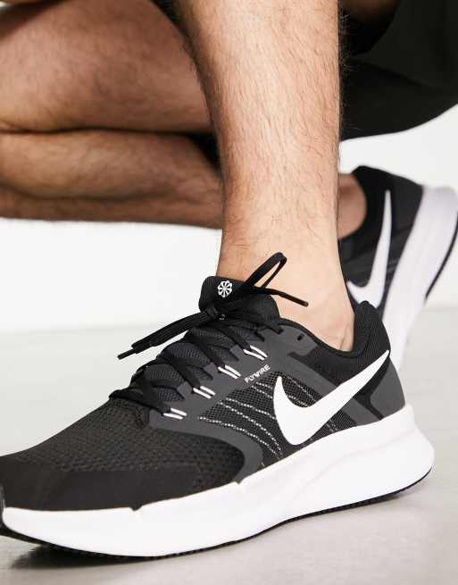 Nike swift hot sale run black