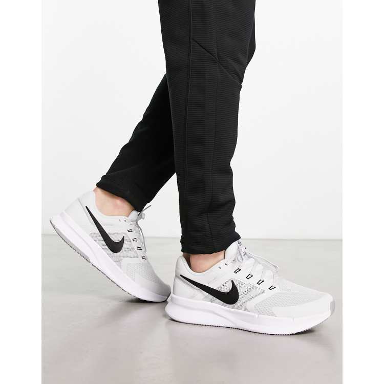 Nike swift run hot sale grey