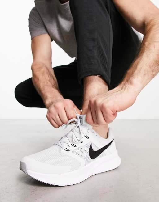 Nike swift outlet run white