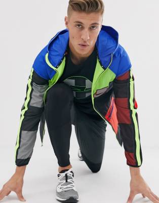 nike running run wild pack windrunner jacket in multicolour