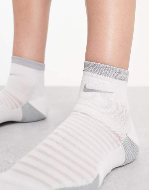 Nike best sale seamless socks