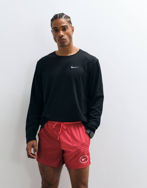Nike Running Stride Dri-FIT 5 tum shorts i rött, 4 av 5