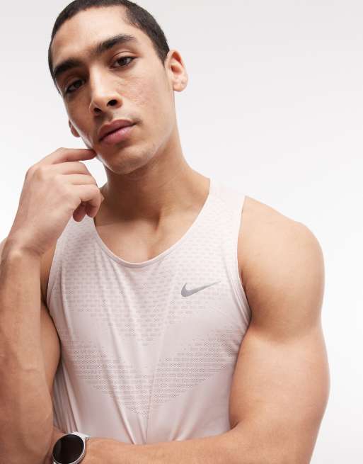 Nike Running - Stride Dri-FIT - Canotta rosa chiaro, 4 di 5