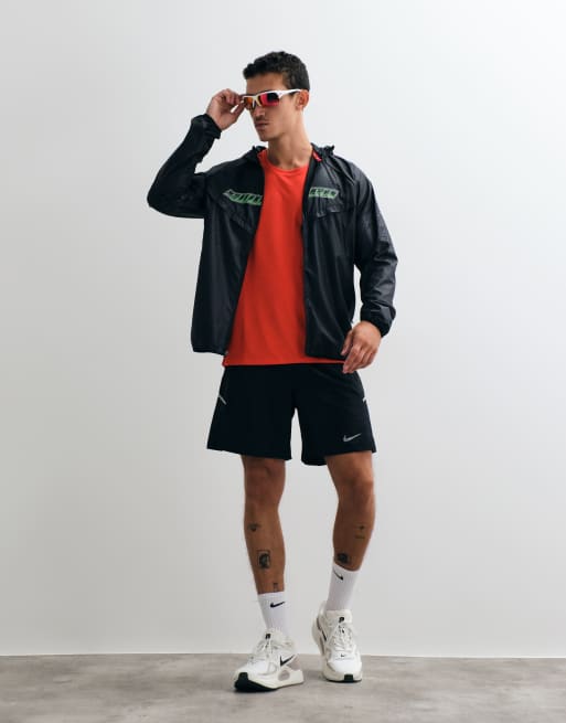 Nike Running Stride Dri-FIT jack in zwart, 5 van 5