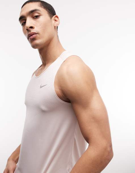 Nike Running – Stride Dri-FIT – Jasnoróżowy podkoszulek - view 1