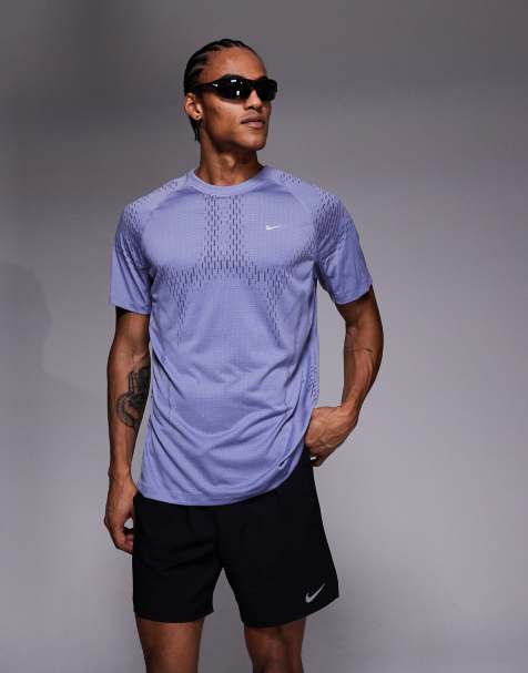 Nike Running – Stride Dri-FIT – Liliowy T-shirt - view 1