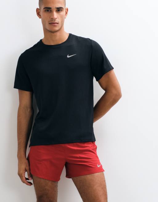Nike Running Stride Dri-FIT short 5 pouces rouge, 3 de 5