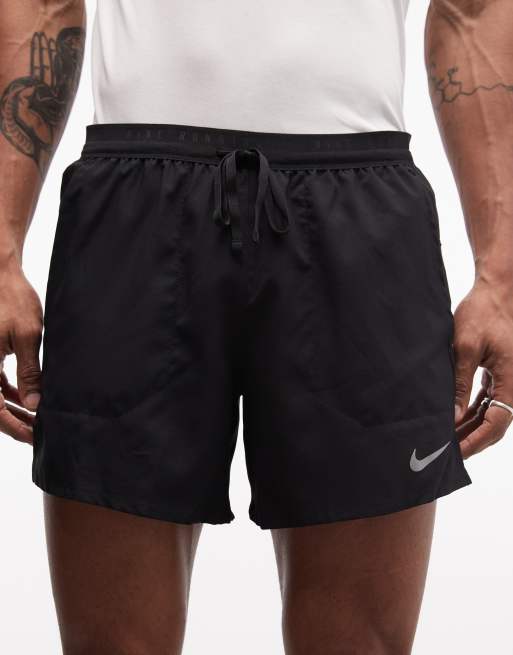 Nike Running – Stride Dri-FIT – Svarta shorts, 5 tum, 4 av 5
