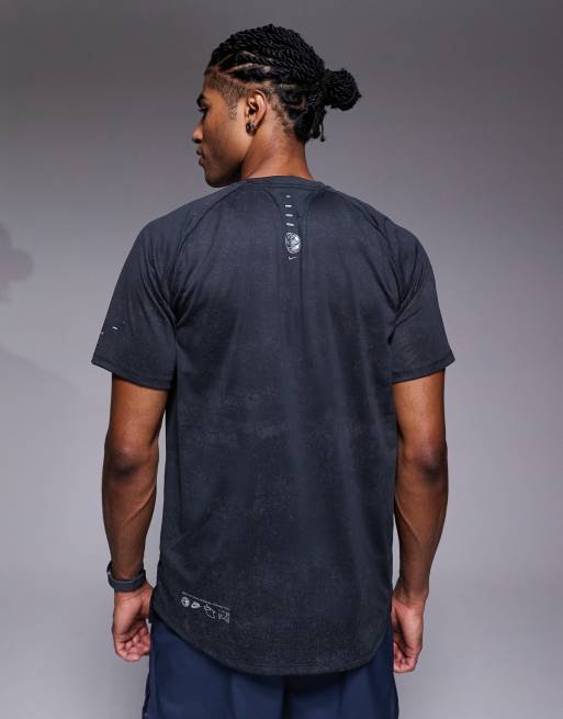 Nike Running Stride Dri-FIT t-shirt in dark grey, 3 of 5