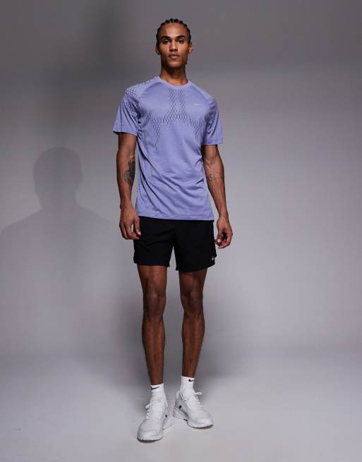 Nike Running - Stride - Dri-FIT - T-shirt in lila, 2 van 5