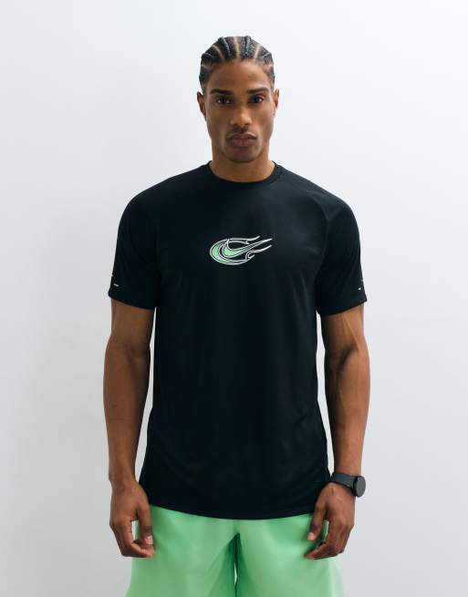 Nike Running Stride Dri-FIT T-Shirt mit Grafikprint in Schwarz, 5 von 5