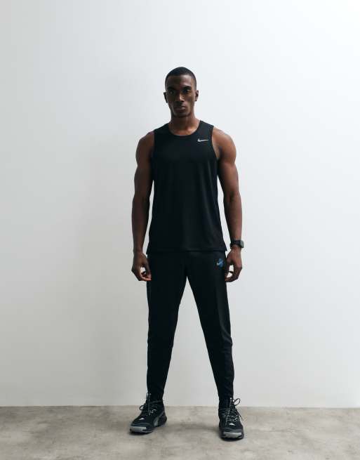 Nike Running Stride Dri-FIT woven trousers in black, 3 of 5