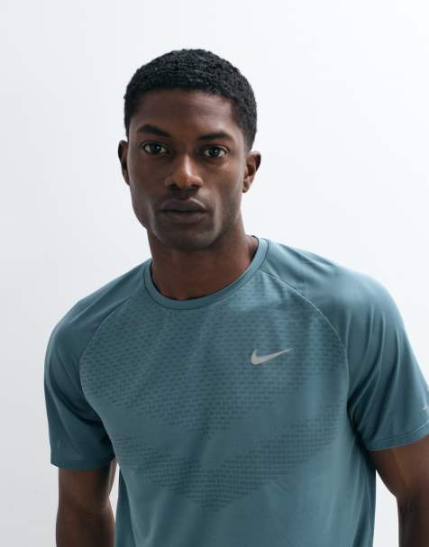Nike Running – Stride Dri-FIT – Zielny T-shirt - view 1