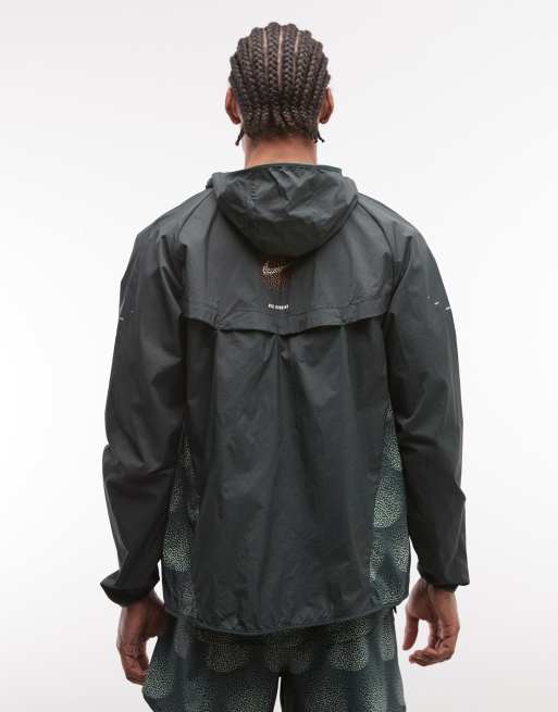 Nike Running Stride Repel dream print jacket in black, 3 of 5
