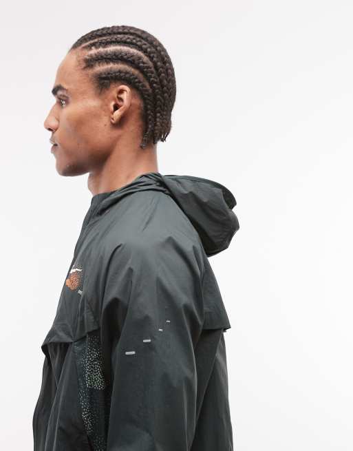 Nike Running Stride Repel dream print jacket in black, 4 of 5