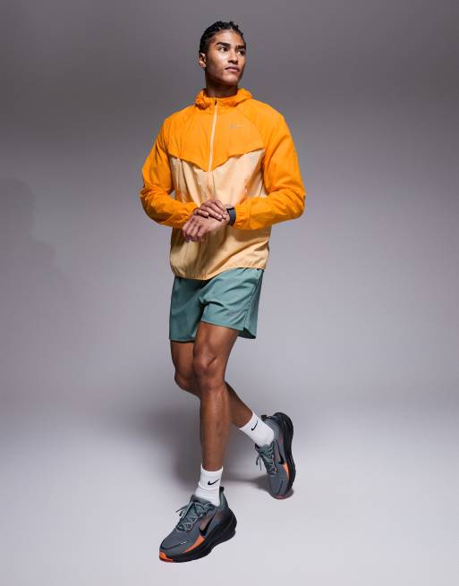 Nike Running Stride Repel jacket in orange, 2 of 5