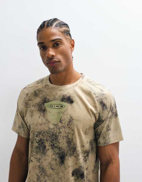 Nike Running Strides T-shirt in brown - view 1