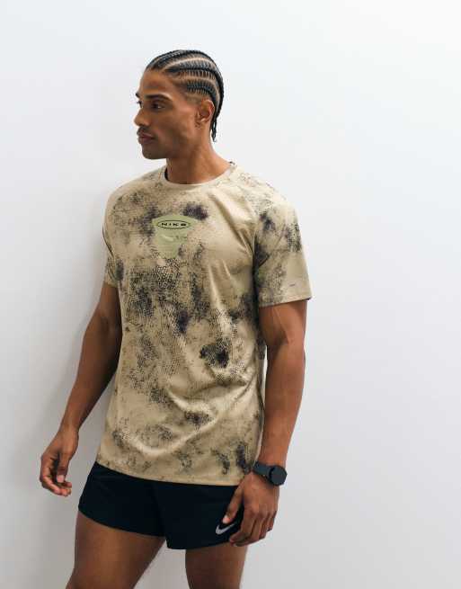 Nike Running Strides T-shirt in brown , 2 of 5
