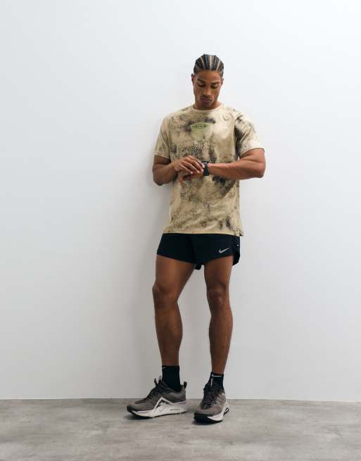 Nike Running Strides T-shirt in brown , 3 of 5