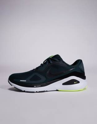 Nike Structure 26 Sneakers In Green