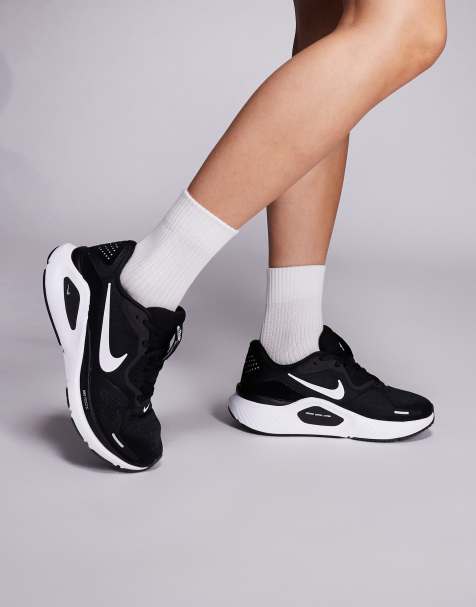 Nike Running Structure 26 trainers in black and white - view 1