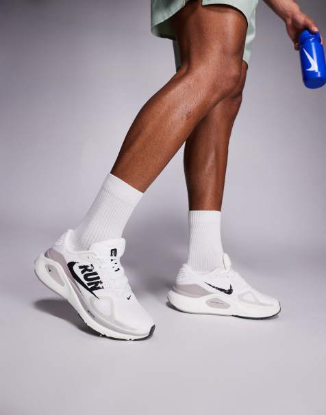 Nike Running Structure 26  trainers in summit white & grey - view 1