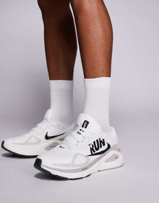 Nike Running Structure 26  trainers in summit white & grey, 5 of 5