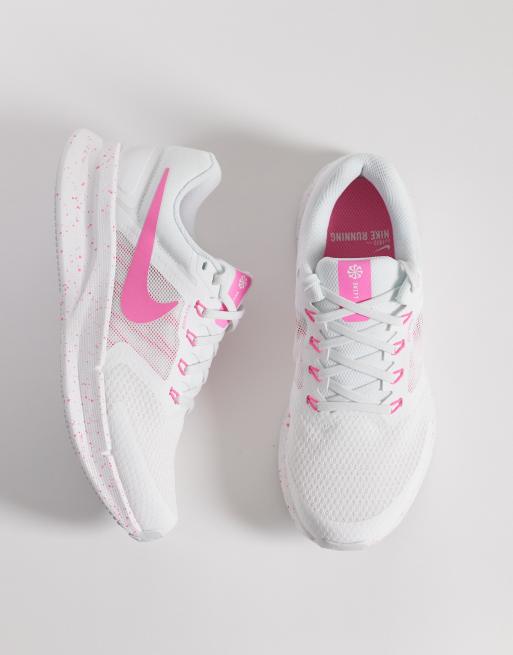 Nike Running Swift 3 sneakers in white and pink , 3 of 5