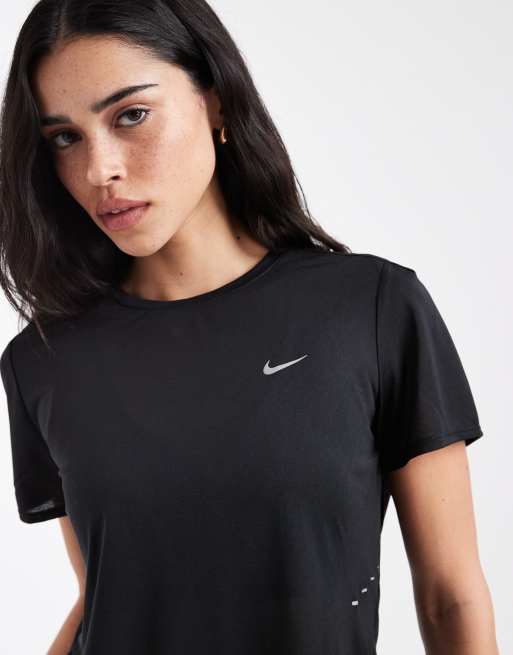 Nike Running Swift Breathe T-Shirt in Schwarz, 3 von 4