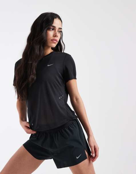 Nike Running Swift Breathe T-shirt w kolorze czarnym - view 1