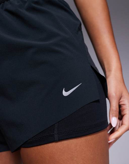 Nike Running – Swift Dri-FIT – 2-in-1-Shorts in Schwarz mit mittelhohem Bund, 3 Zoll Schrittlänge