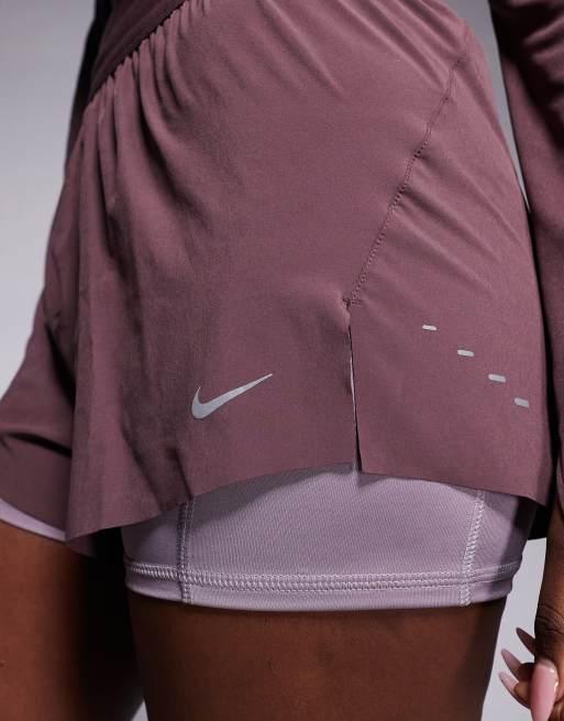 Nike Running - Swift Dri-FIT - Pantaloncini 2 in 1 viola scuro a vita medio alta, 5 di 5