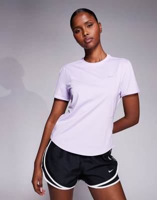 Nike Running - Swift Dri-FIT - T-Shirt in Lila