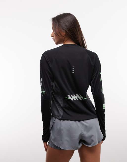 Nike Running Swift långärmad topp med grafiskt tryck i svart, 4 av 4