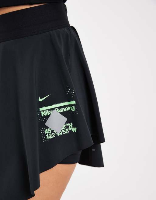 Nike Running Swift skort i svart, 4 av 5