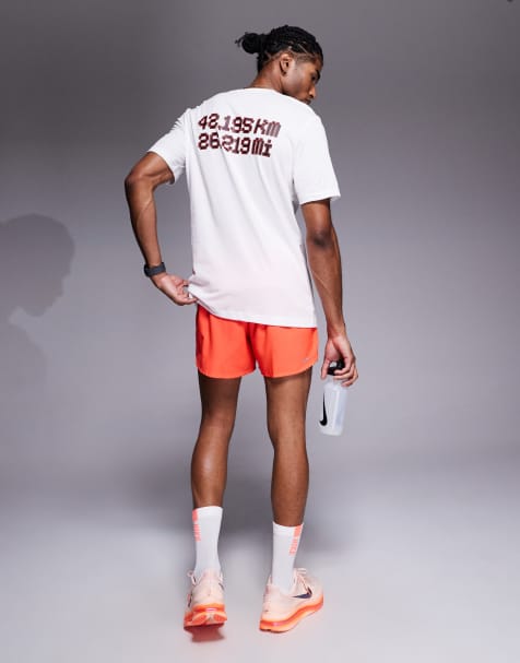 Nike Running - T-shirt à imprimé Marathon de Berlin en tissu Dri-FIT - Blanc - view 1