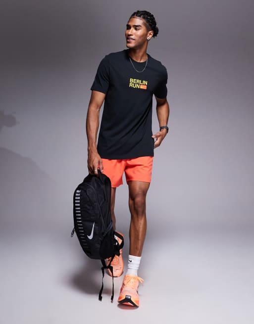 Nike Running - T-shirt à imprimé Marathon de Berlin en tissu Dri-FIT - Noir, 2 de 4