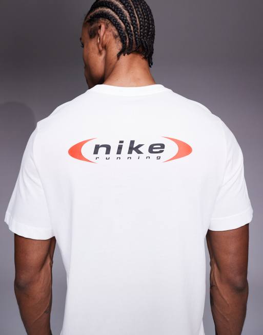 Nike Running - T-shirt bianca con stampa grafica sul retro, 4 di 5