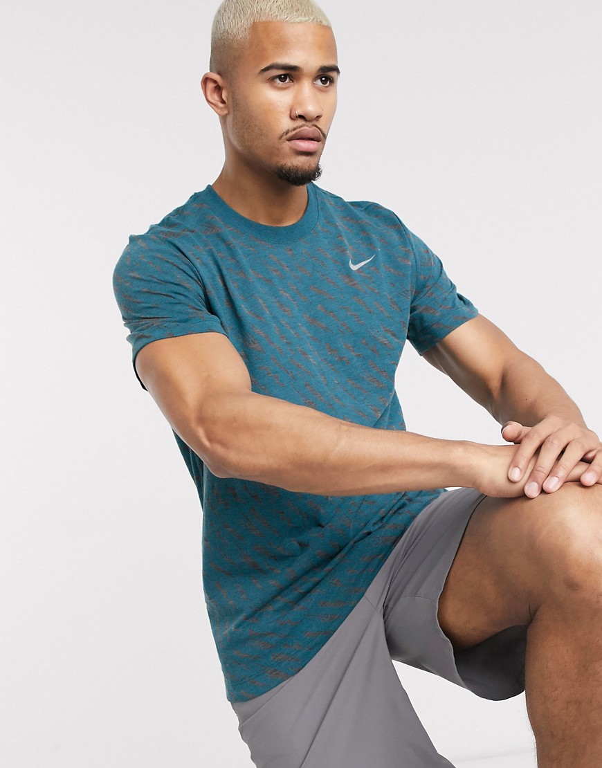 Nike Running - T-shirt met print in blauw