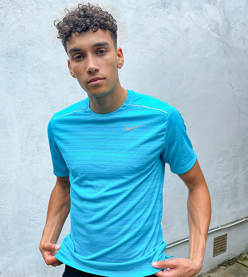 Nike Running Tall - Miler - T-shirt i blå