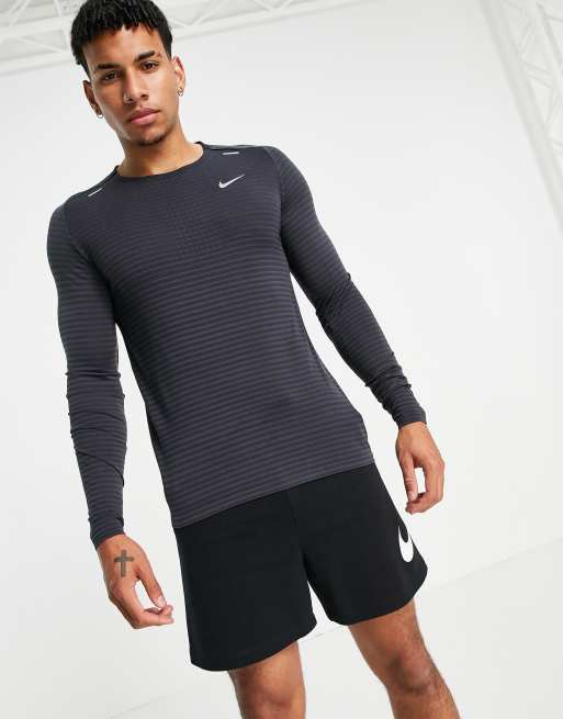 Ironisch Kracht Teken een foto Nike Running Techknit Ultra long sleeve t-shirt in black | ASOS