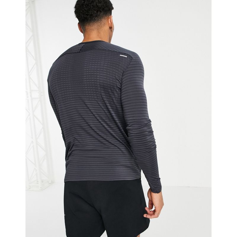 Activewear Top Nike Running - Techknit Ultra - T-shirt a maniche lunghe nera