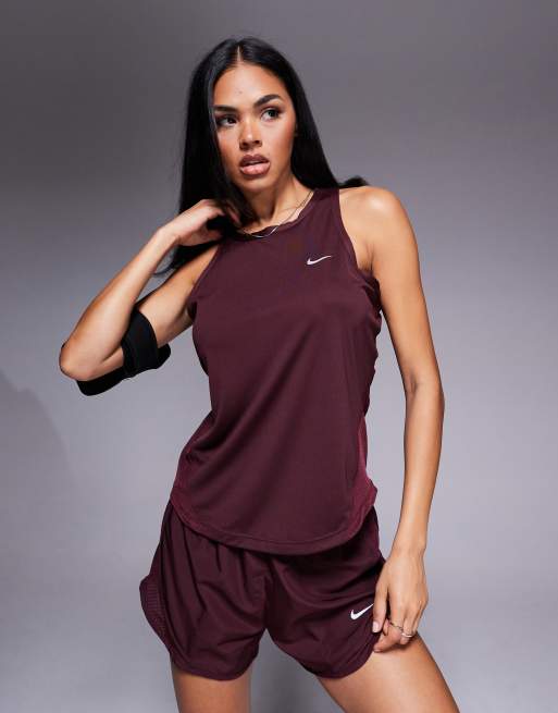 Nike Running - Tempo - Débardeur en tissu Dri-FIT - Bordeaux