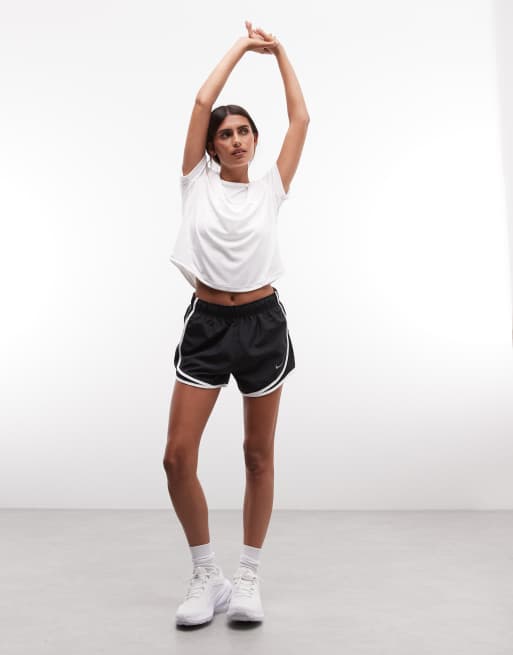 Nike Running - Tempo - Dri-FIT - 3 inch short met halfhoge taille in zwart en wit, 2 van 5