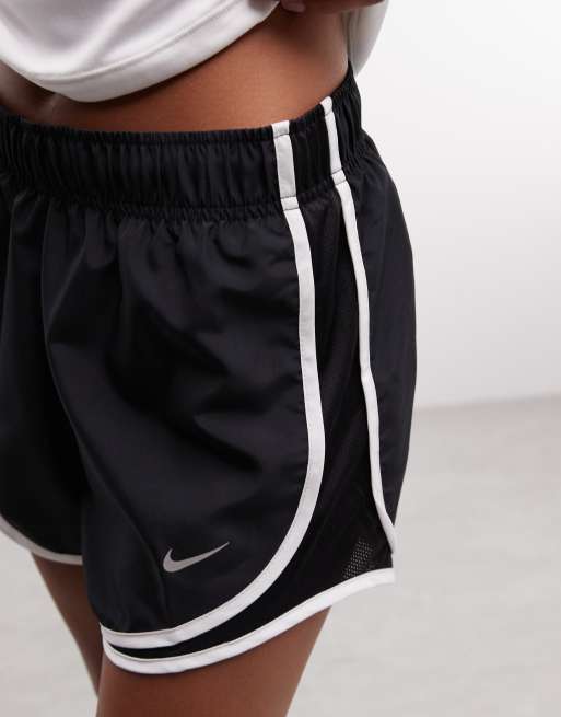 Nike Running - Tempo - Dri-FIT - 3 inch short met halfhoge taille in zwart en wit, 4 van 5