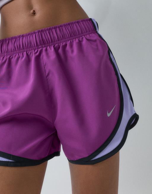 Nike Running Tempo Dri-FIT löparshorts med medelhög midja och foder i bold berry, purple pulse, black och reflective silver, 4 av 5