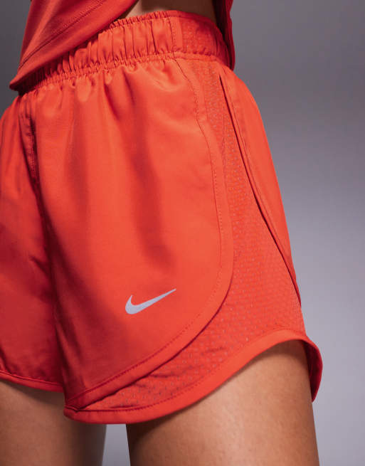 Nike Running - Tempo Dri-FIT - Pantaloncini rossi a vita medio alta da 3", 2 di 5