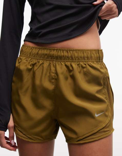Nike Running - Tempo - Dri-FIT - Short van 3 met halfhoge taille in groen - view 1