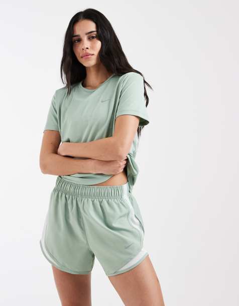 Nike Running – Tempo Dri-FIT – Shorts in Grün mit mittelhohem Bund, 3 Zoll Schrittlänge - view 1