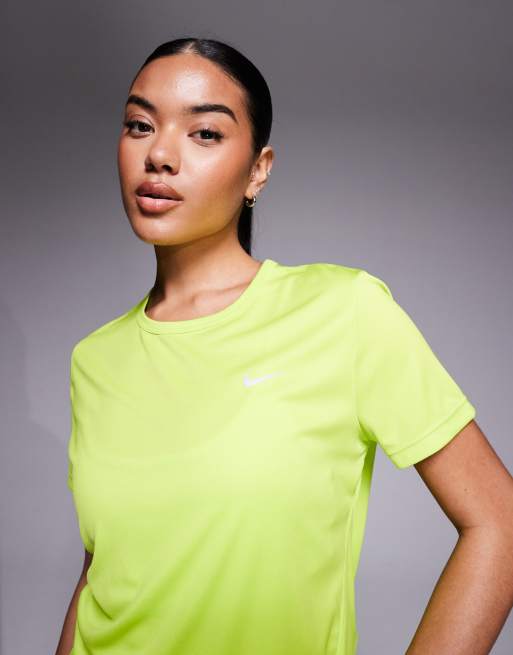 Nike Running Tempo Dri-Fit t-shirt in yellow, 3 of 4